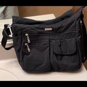 Baggallini black crossbody handbag